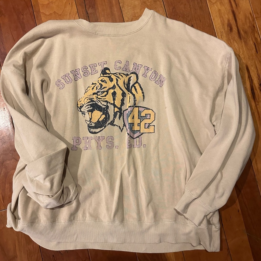Plus size Crewneck sweater with tiger print